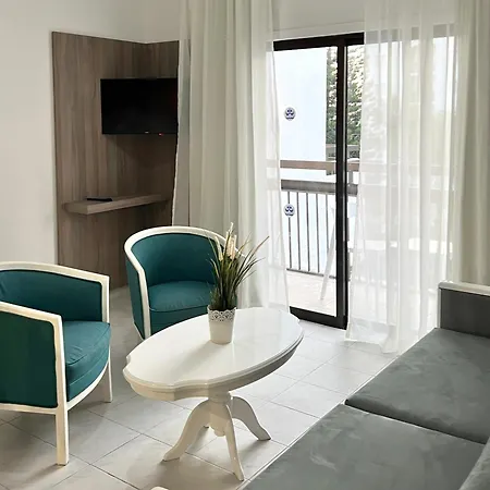 Marlita Aparthotel 3*