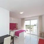 Marlita شقة فندقية 2*