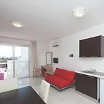 Marlita شقة فندقية 2*